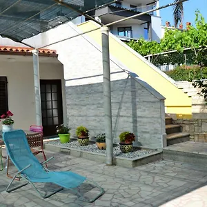 Apartment Ada, Vinkuran